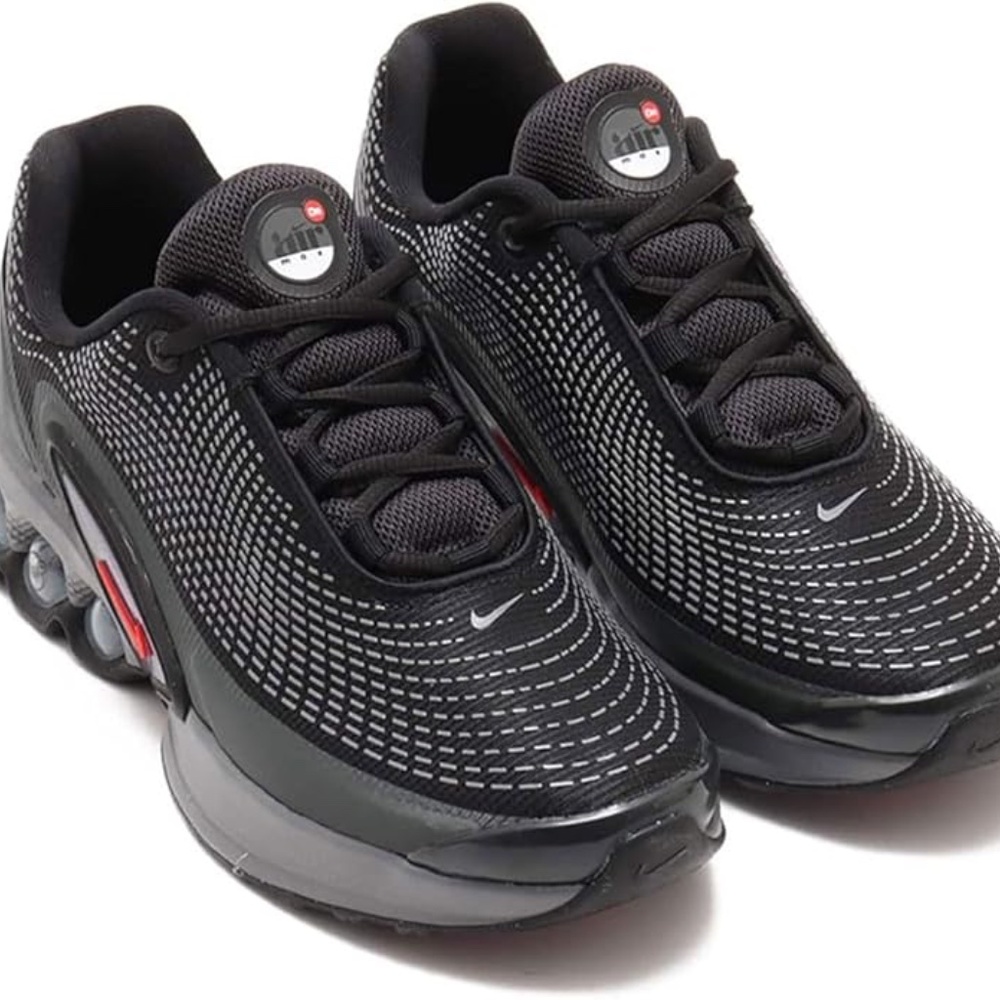 NIKE AIR MAX Dn  / BLACK AND PINK / YOUTH 7 (24.5cm) / Pre-owned